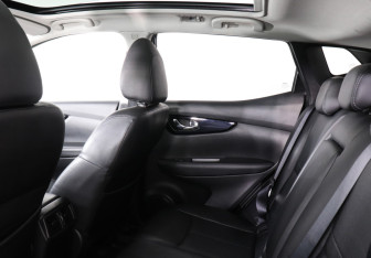 Подержанный автомобиль Nissan Qashqai 2017 года (12 фото)