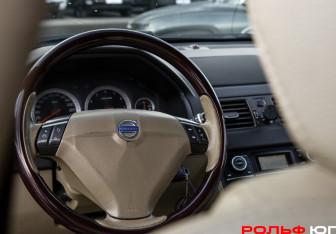Подержанный автомобиль Volvo XC90 2012 года (9 фото)