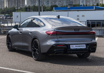 Подержанный автомобиль Audi A5 Liftback 2025 года (8 фото)
