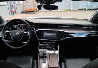 Подержанный автомобиль Audi A7 2021 года (14 фото)