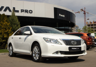 Подержанный автомобиль Toyota Camry Sedan 2014 года (2 фото)