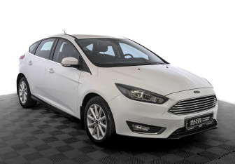 Подержанный автомобиль Ford Focus Hatchback 2016 года (3 фото)