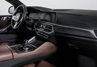 Подержанный автомобиль BMW X6 2021 года (9 фото)