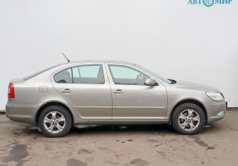 Подержанный автомобиль Skoda Octavia Liftback 2012 года (4 фото)