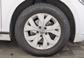 Подержанный автомобиль Volkswagen Passat Sedan 2018 года (12 фото)