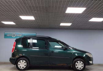 Подержанный автомобиль Skoda Roomster 2011 года (4 фото)