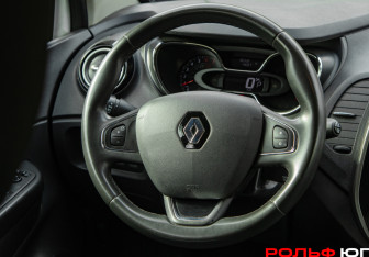 Подержанный автомобиль Renault Kaptur 2020 года (11 фото)