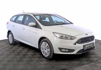 Подержанный автомобиль Ford Focus Wagon 2017 года (3 фото)