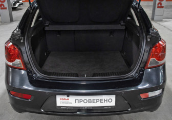 Подержанный автомобиль Chevrolet Cruze Hatchback 2014 года (10 фото)