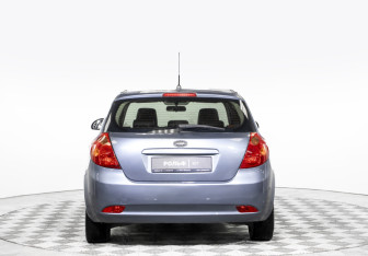 Подержанный автомобиль Kia Ceed Hatchback 2008 года (6 фото)