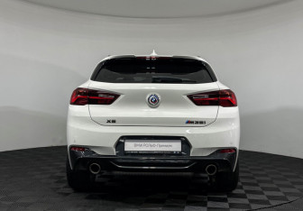 Подержанный автомобиль BMW X2 2022 года (4 фото)