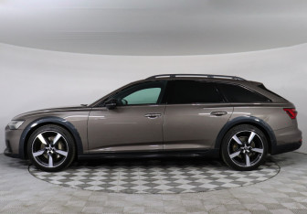 Подержанный автомобиль Audi A6 allroad 2019 года (8 фото)