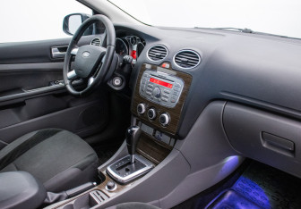 Подержанный автомобиль Ford Focus Sedan 2008 года (10 фото)
