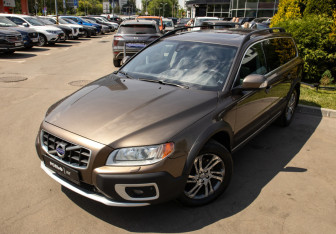 Подержанный автомобиль Volvo XC70 2012 года (21 фото)