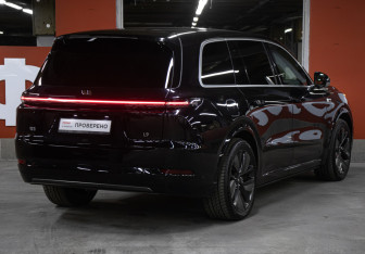 Подержанный автомобиль LiXiang L9 2023 года (5 фото)