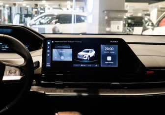 Подержанный автомобиль Changan UNI-S 2024 года (24 фото)