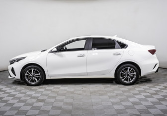 Подержанный автомобиль Kia K3 Sedan 2024 года (8 фото)