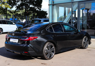 Подержанный автомобиль Toyota Camry Sedan 2024 года (4 фото)