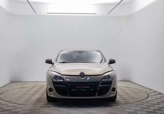 Подержанный автомобиль Renault Megane Hatchback 2010 года (2 фото)