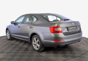 Подержанный автомобиль Skoda Octavia Liftback 2013 года (7 фото)