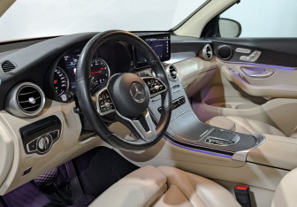 Подержанный автомобиль Mercedes-Benz GLC Coupe 2019 года (15 фото)