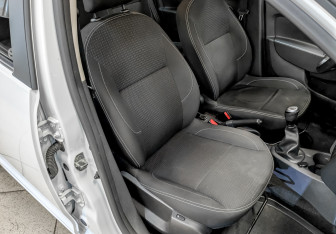 Подержанный автомобиль Renault Logan Sedan 2022 года (22 фото)