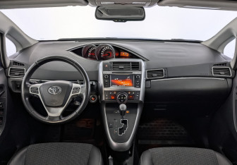 Подержанный автомобиль Toyota Verso 2014 года (14 фото)