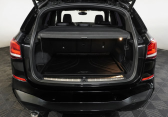 Подержанный автомобиль BMW X1 2020 года (10 фото)