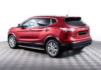 Подержанный автомобиль Nissan Qashqai 2016 года (5 фото)