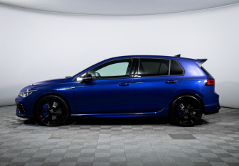 Подержанный автомобиль Volkswagen Golf R Hatchback 2023 года (8 фото)