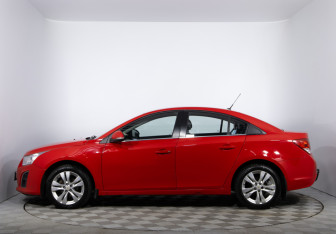 Подержанный автомобиль Chevrolet Cruze Sedan 2013 года (8 фото)