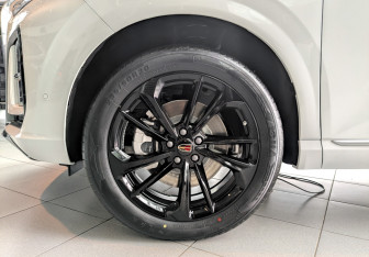 Новый Hongqi HS3 2024 (7 фото)