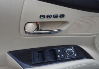 Подержанный автомобиль Lexus RX 2010 года (15 фото)