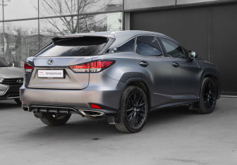 Подержанный автомобиль Lexus RX 2019 года (4 фото)