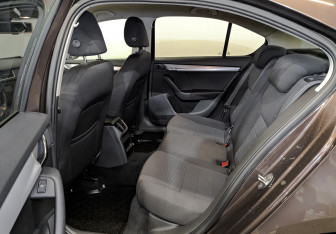 Подержанный автомобиль Skoda Octavia Liftback 2014 года (12 фото)