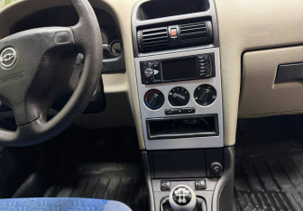 Подержанный автомобиль Chevrolet Viva 2005 года (12 фото)