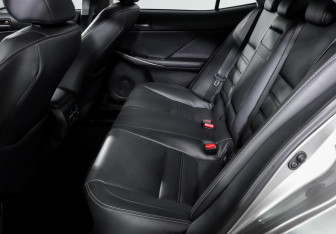 Подержанный автомобиль Lexus IS Sedan 2018 года (10 фото)