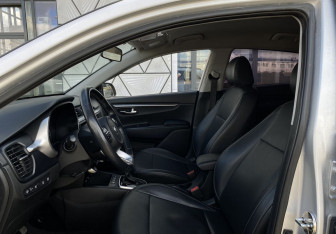 Подержанный автомобиль Kia Rio Hatchback 2020 года (22 фото)