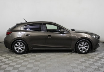 Подержанный автомобиль Mazda 3 Hatchback 2013 года (4 фото)
