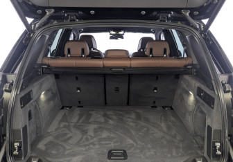 Подержанный автомобиль BMW X5 2023 года (10 фото)