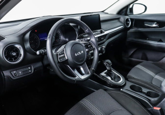 Подержанный автомобиль Kia Cerato Sedan 2022 года (9 фото)