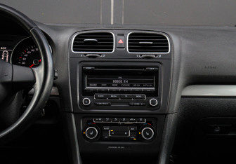 Подержанный автомобиль Volkswagen Golf Hatchback 2012 года (10 фото)