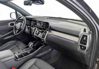 Подержанный автомобиль Kia Sorento 2022 года (11 фото)