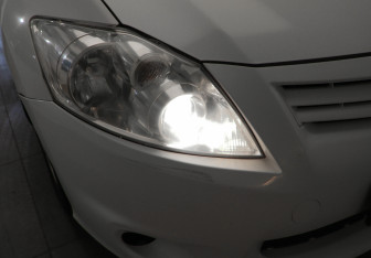 Подержанный автомобиль Toyota Auris Hatchback 2010 года (13 фото)