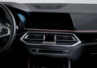 Подержанный автомобиль BMW X5 2019 года (13 фото)