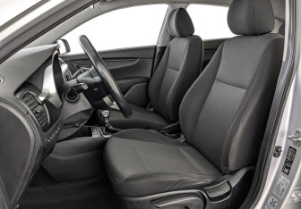 Подержанный автомобиль Kia Rio Hatchback 2021 года (18 фото)