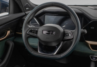 Подержанный автомобиль Geely Monjaro 2024 года (15 фото)