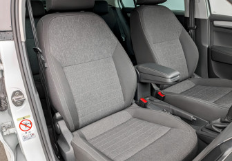 Подержанный автомобиль Skoda Rapid Liftback 2022 года (23 фото)