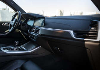 Подержанный автомобиль BMW X5 2022 года (20 фото)