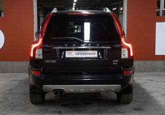 Подержанный автомобиль Volvo XC90 2014 года (6 фото)